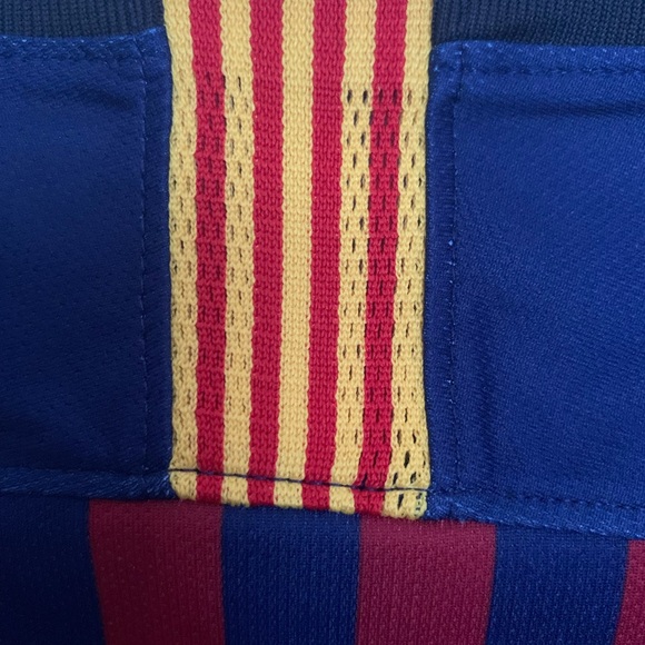 Authentic 2018 Barcelona Soccer Jersey Boy Size XL - Picture 4 of 7